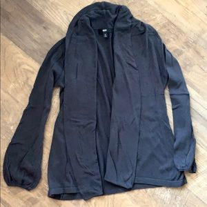 Dark gray open cardigan with small balloon sleeves